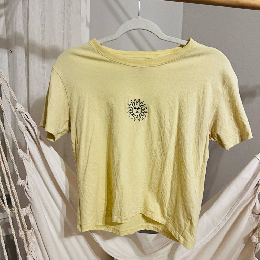 Hollister Light Yellow Sun Graphic Tee